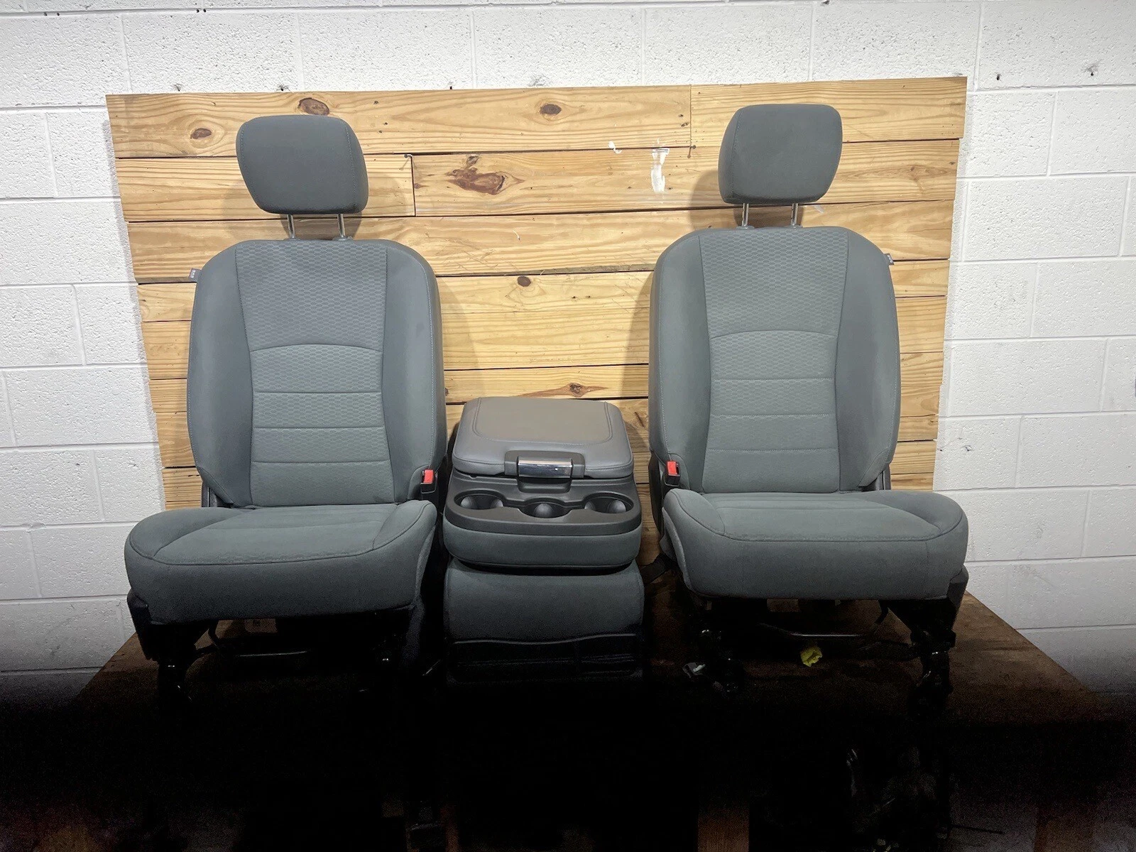 OEM 2010-2018 DODGE RAM 2500 GRAY CLOTH MANUAL FRONT ROW BUCKET SEATS CONSOLE - Image 18