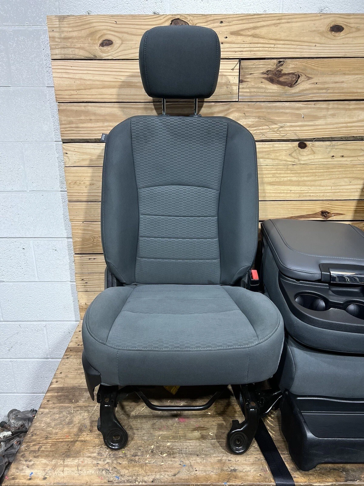 OEM 2010-2018 DODGE RAM 2500 GRAY CLOTH MANUAL FRONT ROW BUCKET SEATS CONSOLE - Image 14
