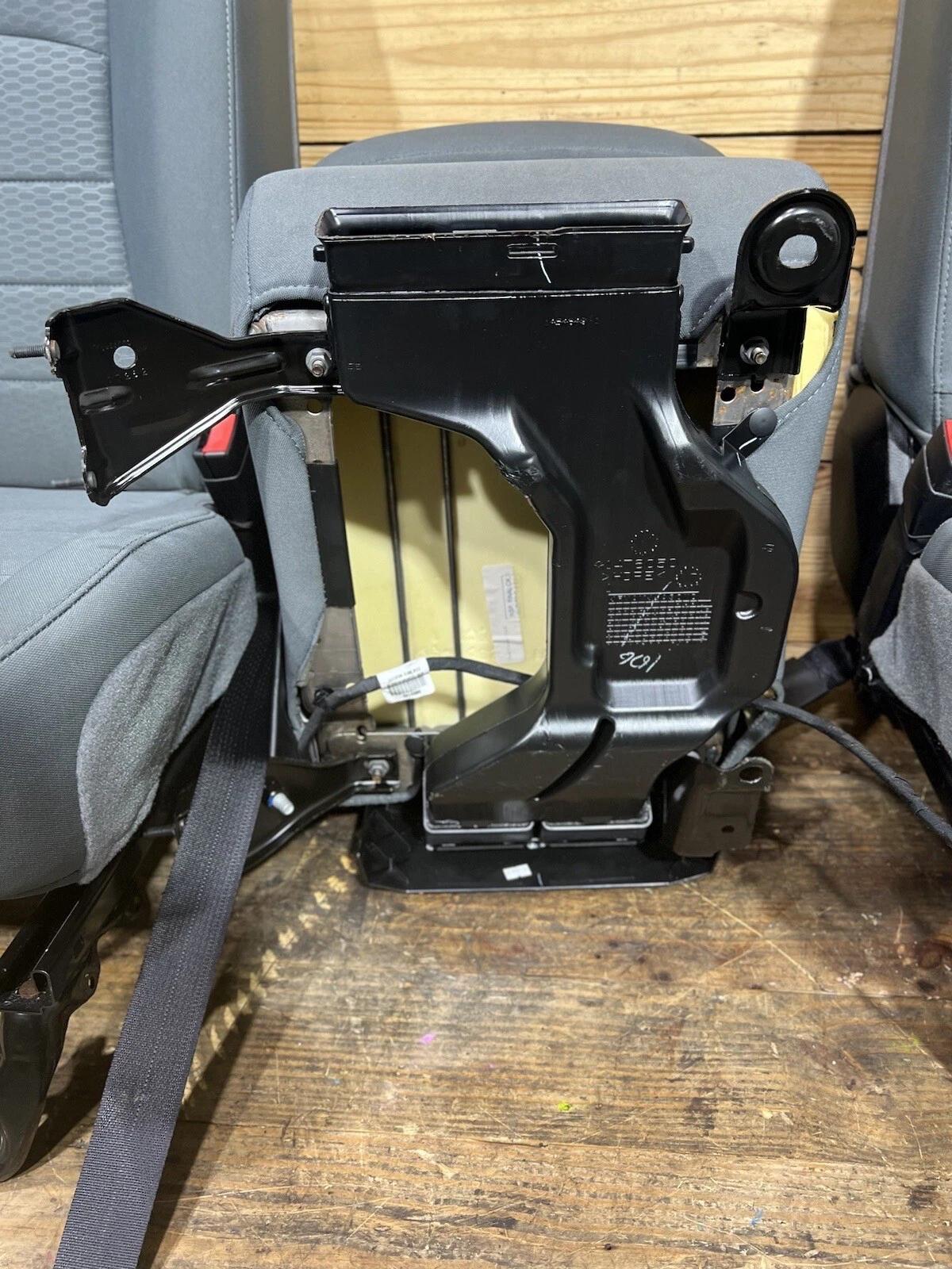 OEM 2010-2018 DODGE RAM 2500 GRAY CLOTH MANUAL FRONT ROW BUCKET SEATS CONSOLE - Image 5