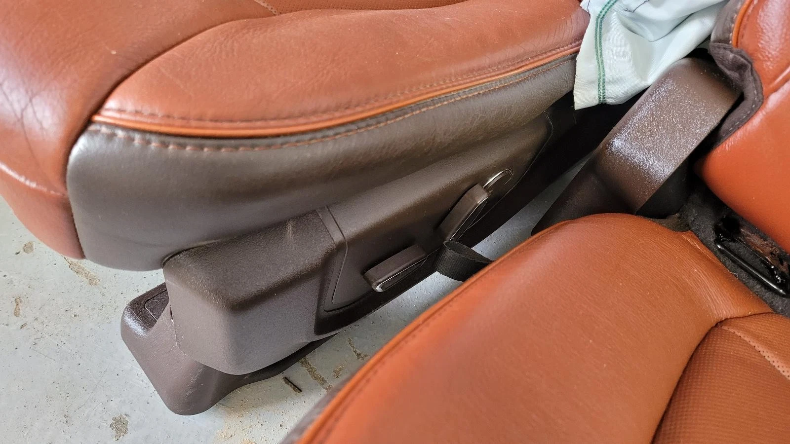 2017-2022 F250/F350 Brown Leather King Ranch Seats w/console - Image 18