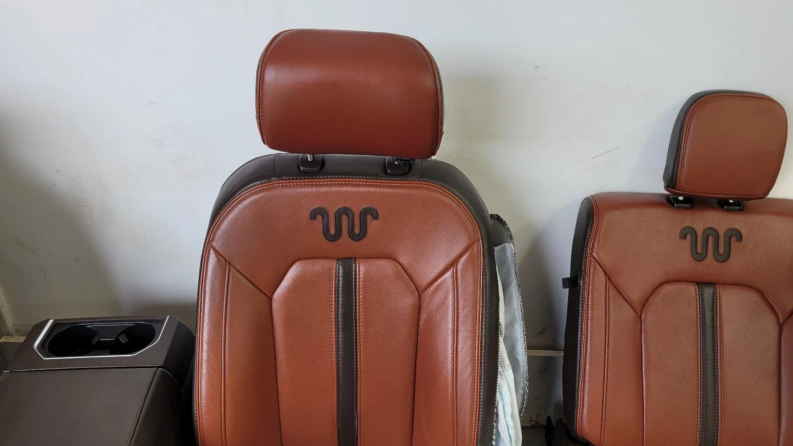 2017-2022 F250/F350 Brown Leather King Ranch Seats w/console - Image 15