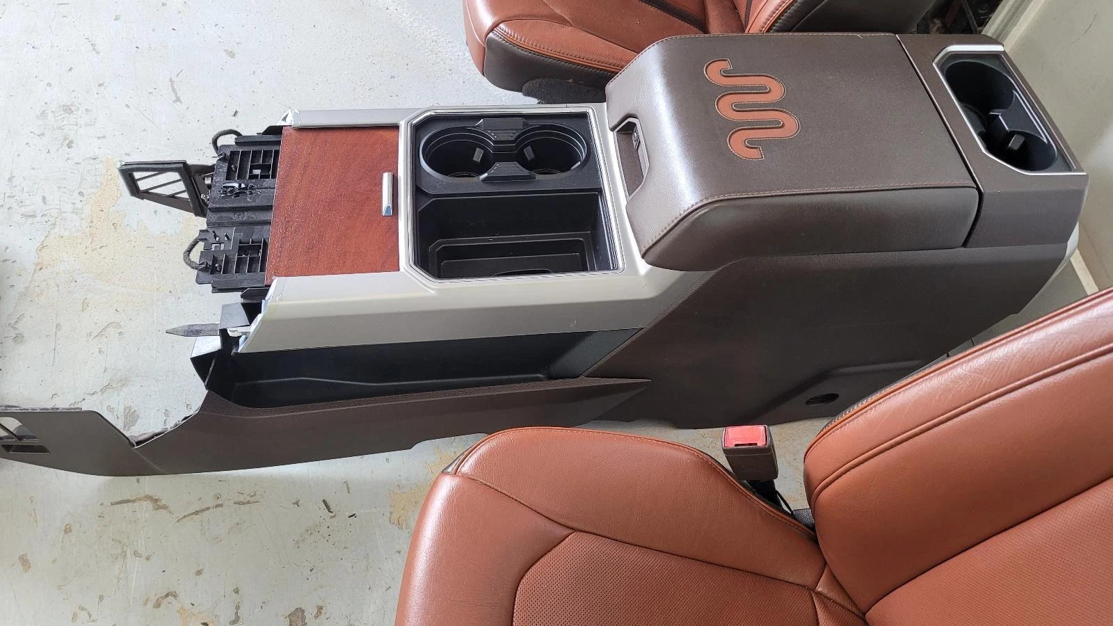2017-2022 F250/F350 Brown Leather King Ranch Seats w/console - Image 13