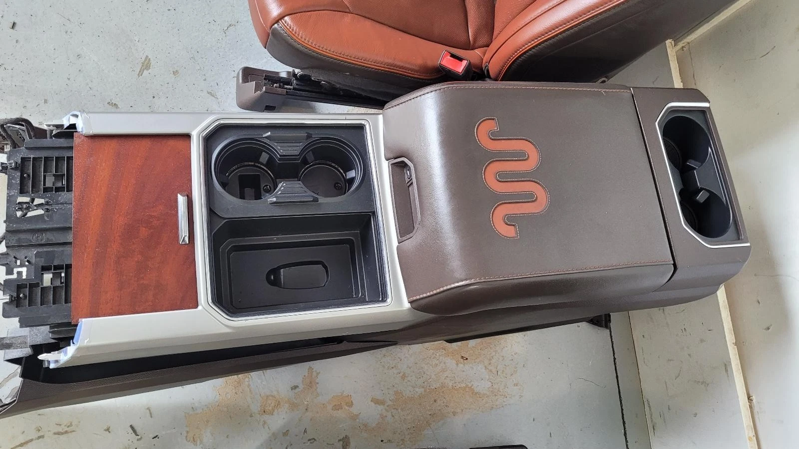 2017-2022 F250/F350 Brown Leather King Ranch Seats w/console - Image 12