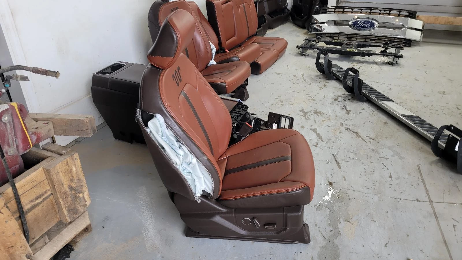 2017-2022 F250/F350 Brown Leather King Ranch Seats w/console - Image 11