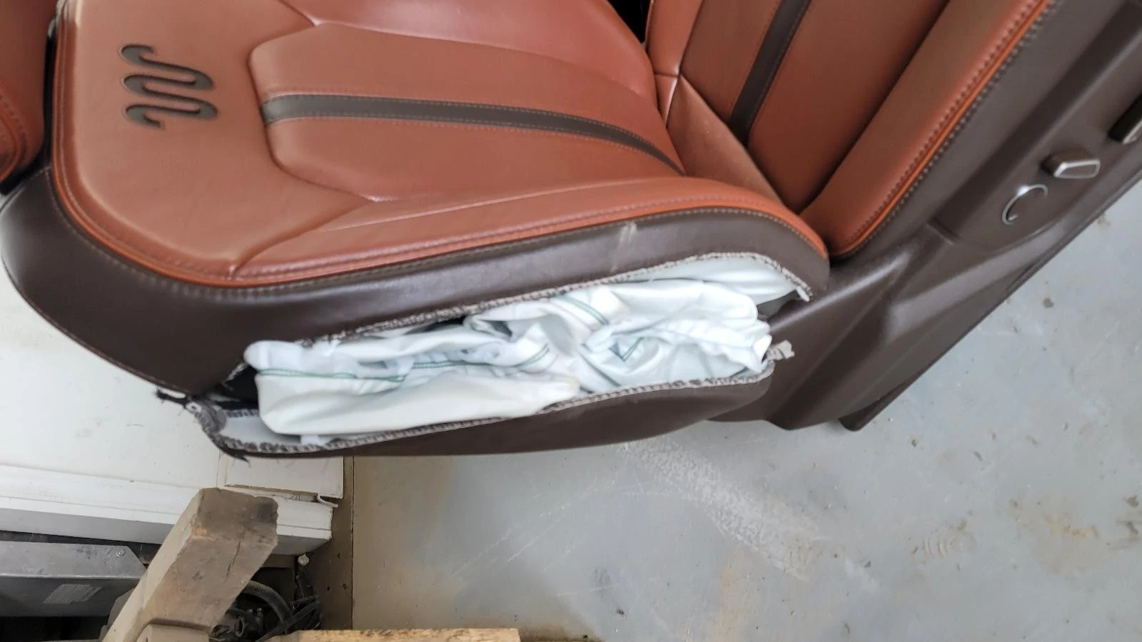 2017-2022 F250/F350 Brown Leather King Ranch Seats w/console - Image 10