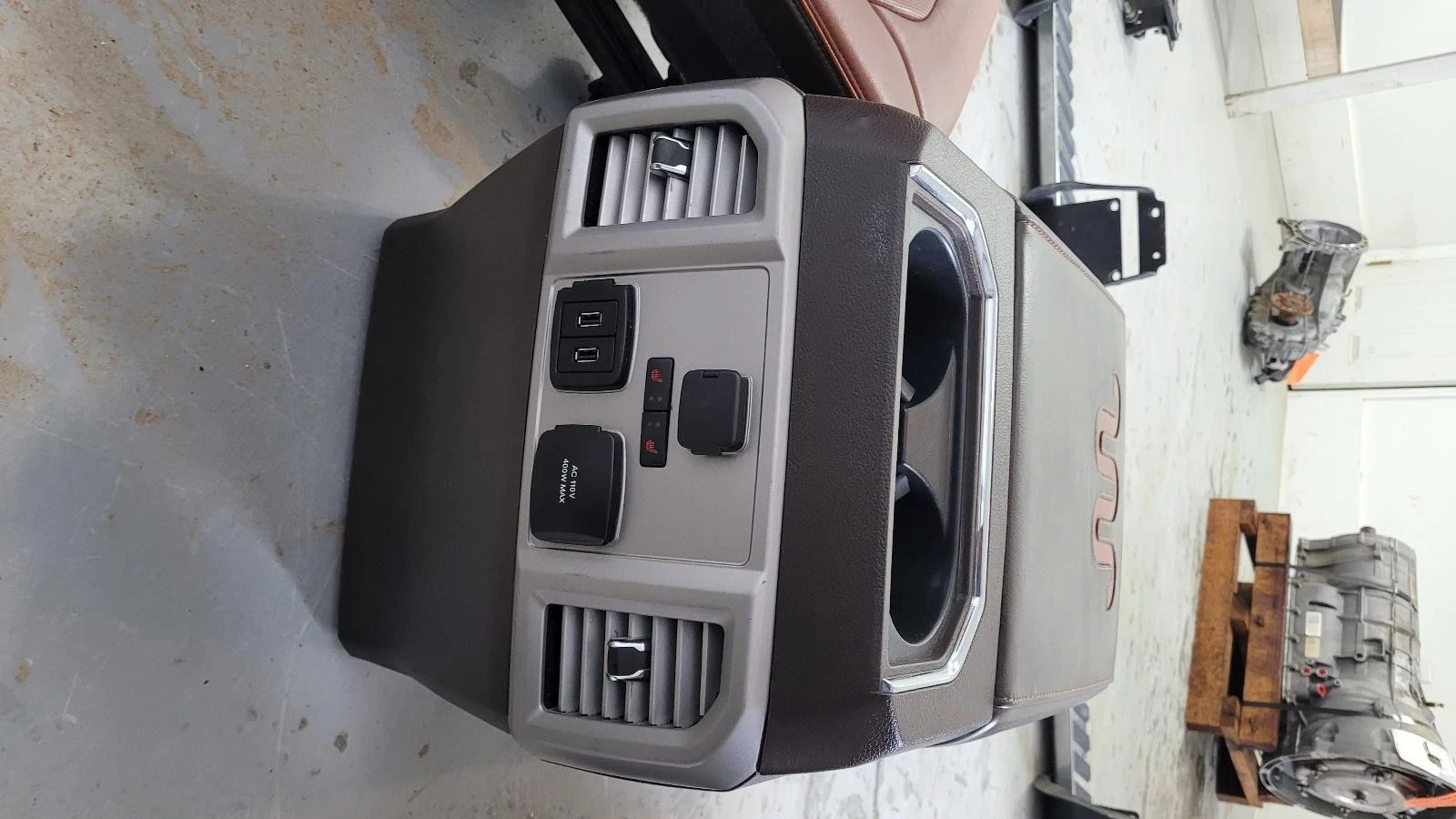 2017-2022 F250/F350 Brown Leather King Ranch Seats w/console - Image 5