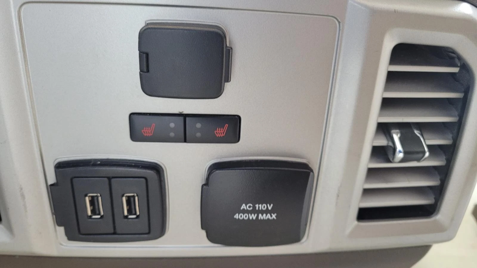 2017-2022 F250/F350 Brown Leather King Ranch Seats w/console - Image 4