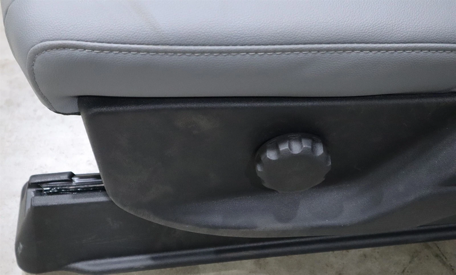 Ford SUPER DUTY Front Bucket Seats CREW CAB w/ JUMP SEAT VINYL Replacement OEM - Image 29