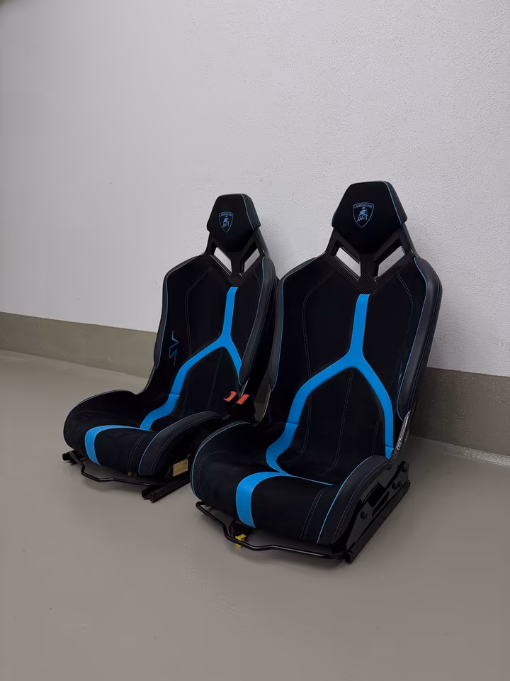 Lamborghini Aventador SV Carbon bucket seats