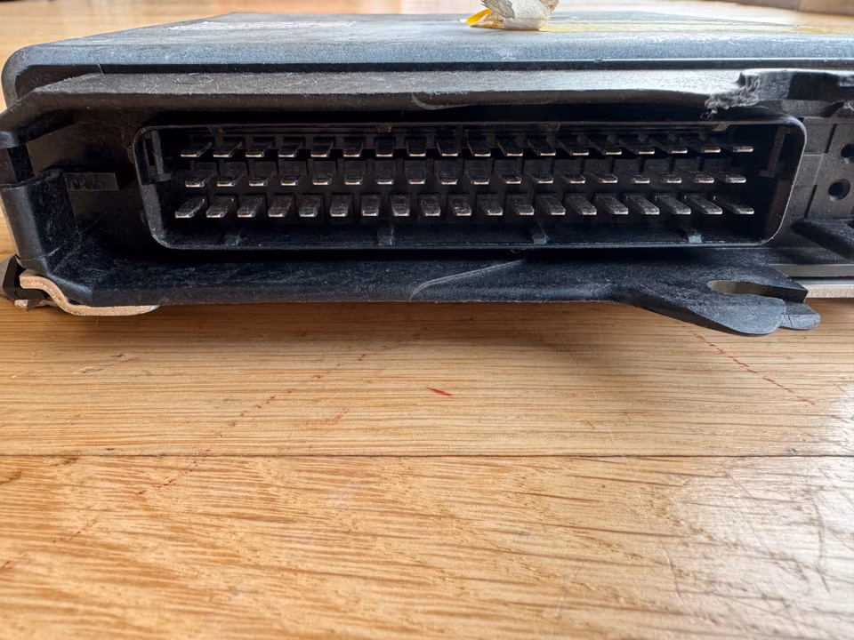 Porsche 964 Motronic control unit ECU 96461812400 Bosch 0261 - Image 2