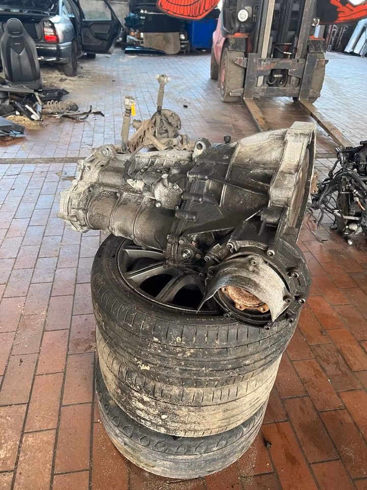 Audi A4 B8 TFSI 2.0 manual transmission, transmission code: LLS - Image 6