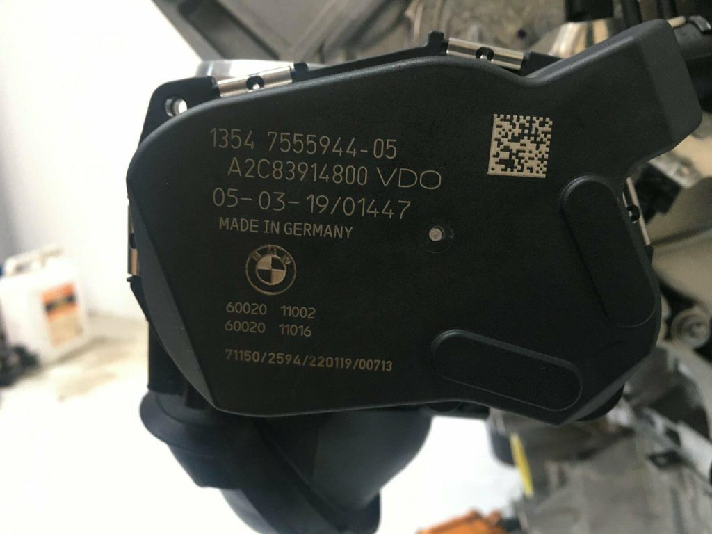 BMW X5M Engine (F85) S63B44B 4.4L Twin-Turbo V8 • 2019 - Image 4