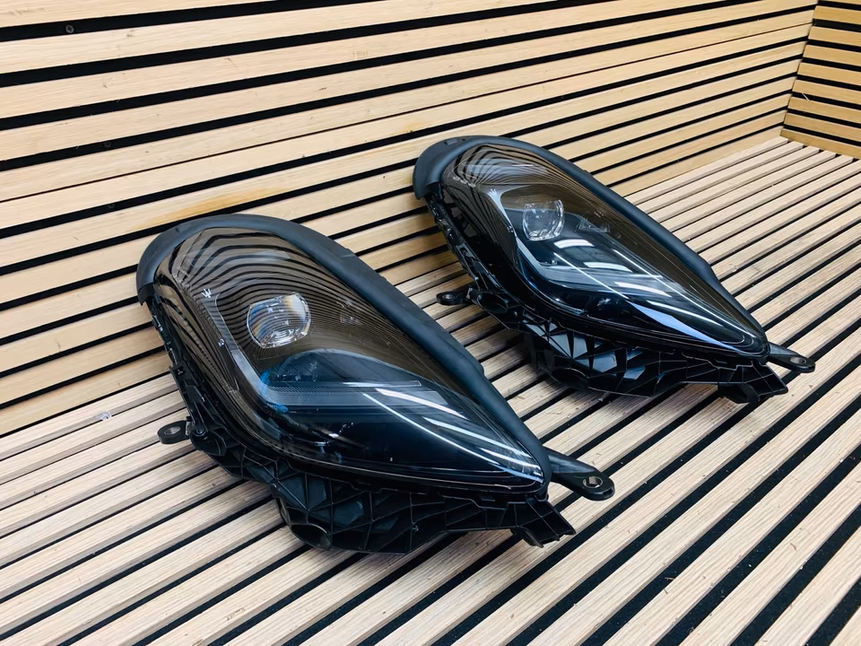 Maserati Granturismo Headlight Right 06701588610 - Image 8