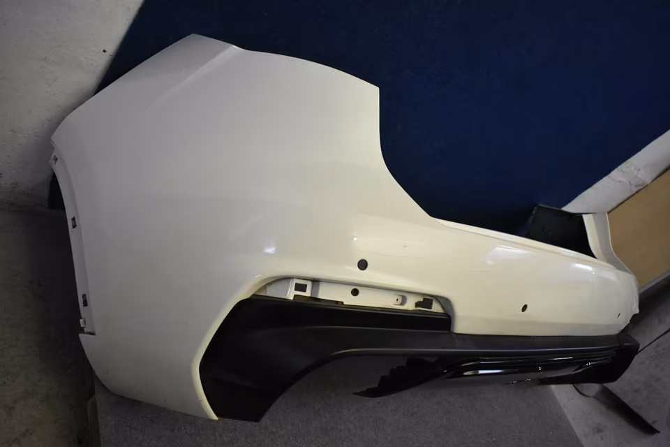 Maserati Levante GTS bumper diffuser 670118506 + 670103586 - Image 5