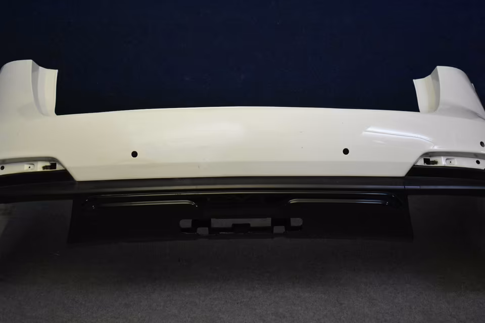 Maserati Levante GTS bumper diffuser 670118506 + 670103586 - Image 6