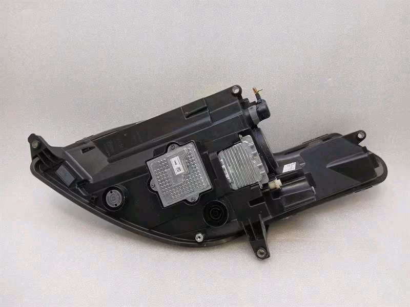 FERRARI 488 F142M Right Headlight - Image 4