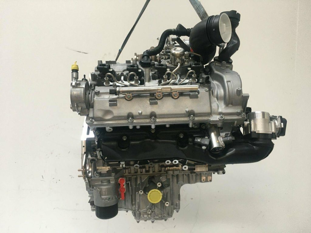 BMW X5M Engine (F85) S63B44B 4.4L Twin-Turbo V8 • 2019 - Image 5