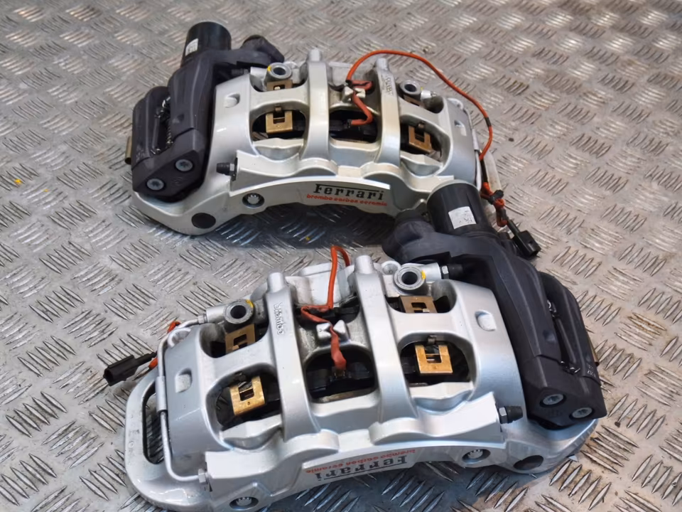 Ferrari 488 ceramic brake system brakes calipers discs carbon - Image 3