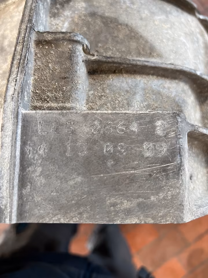 Audi A4 B8 TFSI 2.0 manual transmission, transmission code: LLS - Image 3