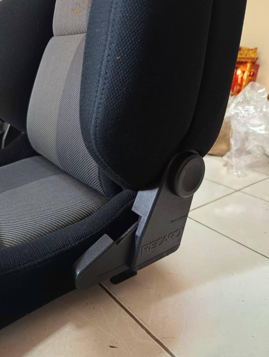 Original RECARO CSE Seats - Image 4