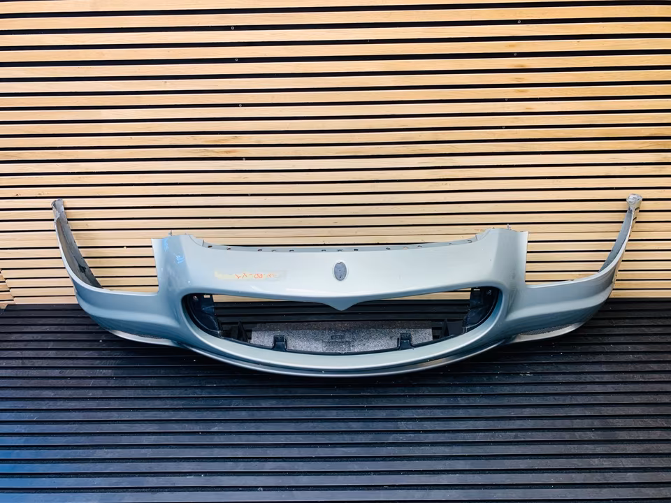 Maserati Quattroporte Front Bumper 67069000 - Image 5