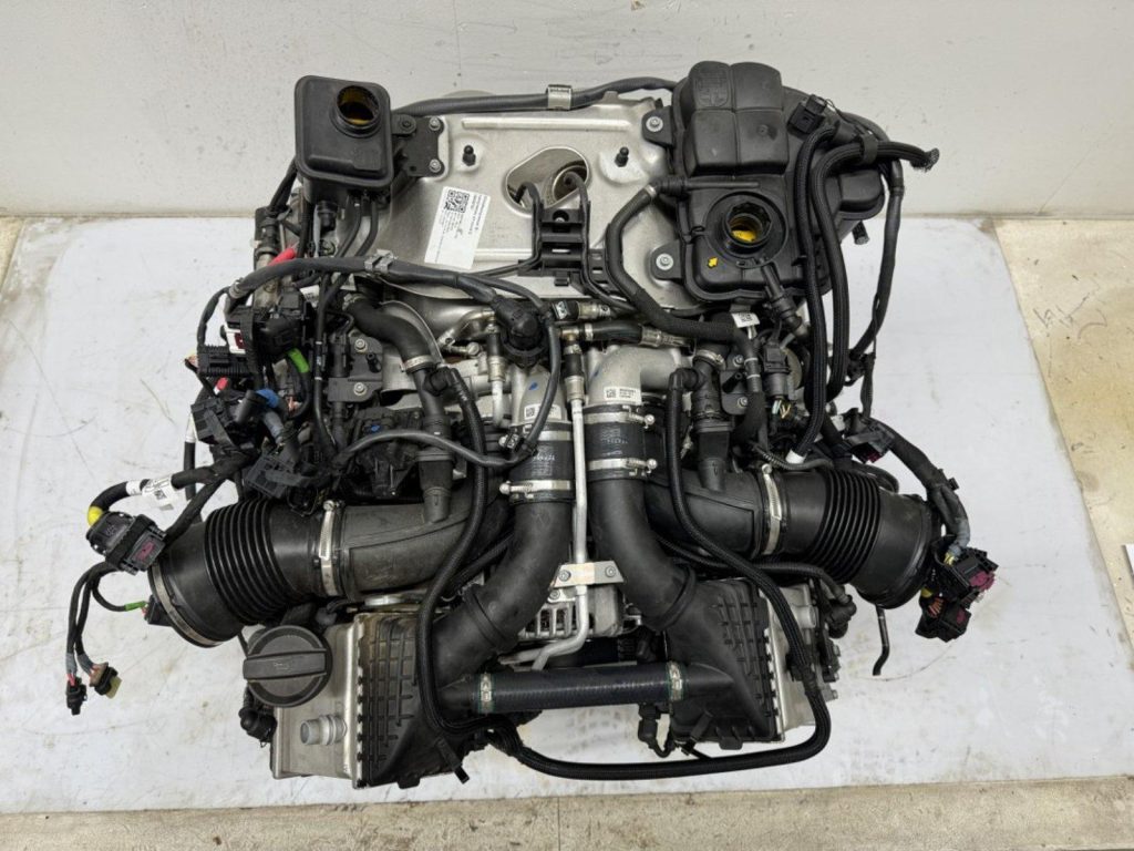 Complete BMW M8 Engine S63B44B • G15 2022 • 4.4L Twin-Turbo V8 - Image 7