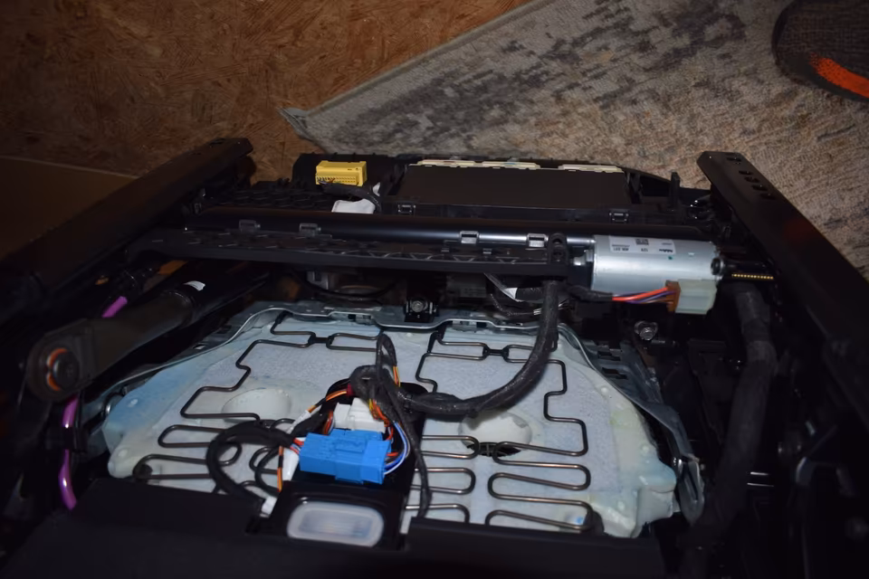 Mercedes W223 S-Class front seats, leather seat, 223 seat, leather - Image 3