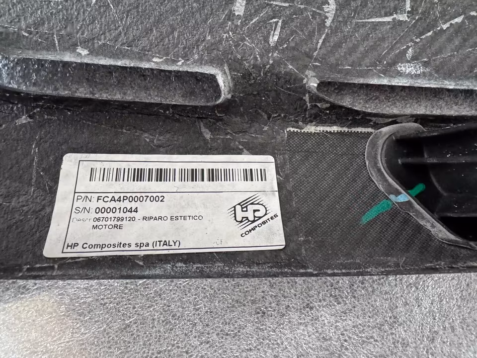 Maserati MC20 engine carbon cover - Image 2