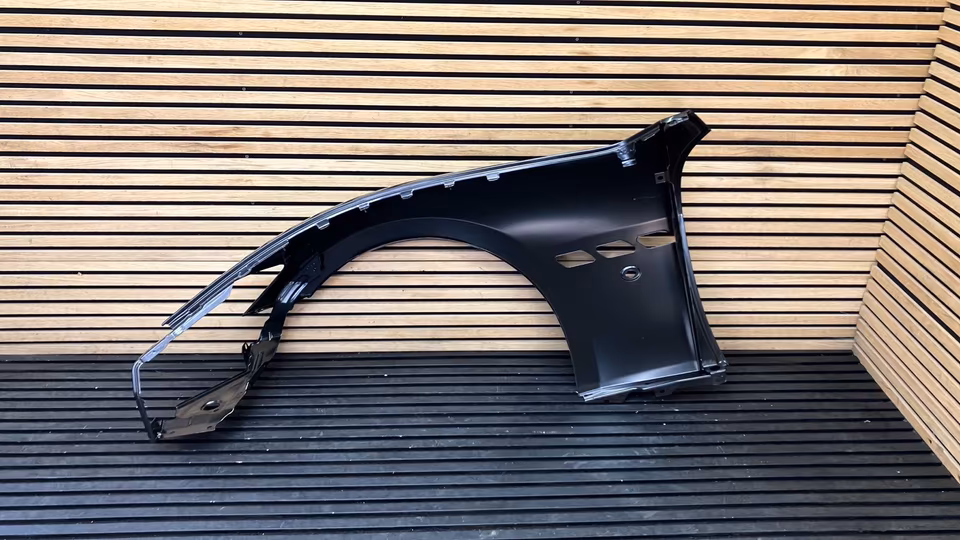 Maserati Granturismo right fender, brand new - Image 3