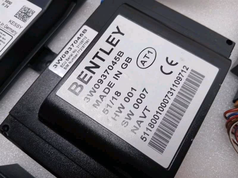 BENTLEY CONTINENTAL GT W12 11-18 Engine Control Unit + Key - Image 7