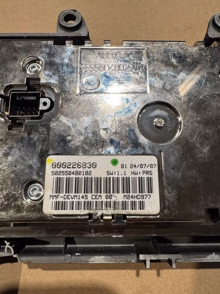 Maserati Granturismo Navigation System Radio Climate Control Unit M145 - Image 3