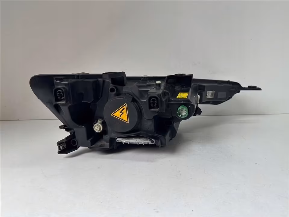 Headlight Maserati Levante 16-21r Bi-Xenon 670032328 Left - Image 4