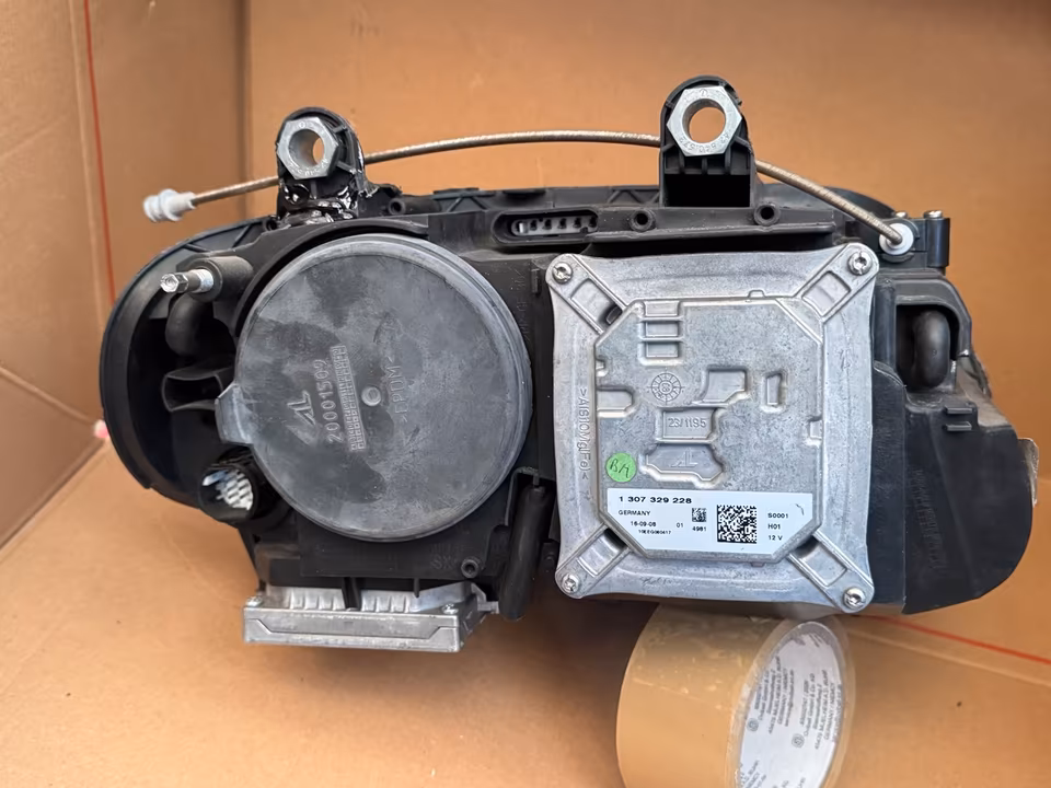 Genuine Maserati Quattroporte Headlight Set EU - Image 4