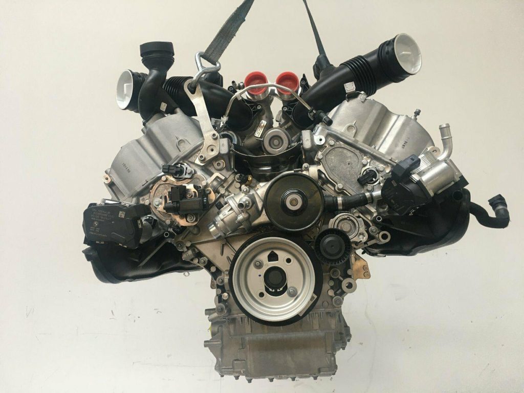 BMW X5M Engine (F85) S63B44B 4.4L Twin-Turbo V8 • 2019