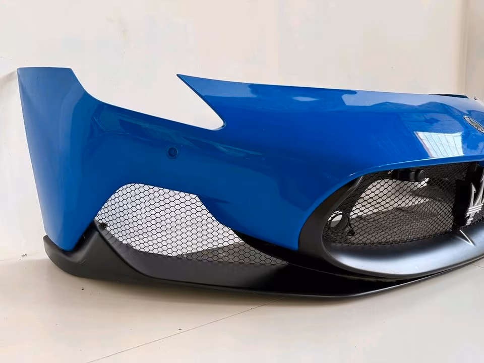 MASERATI MC20 front bumper - Image 3