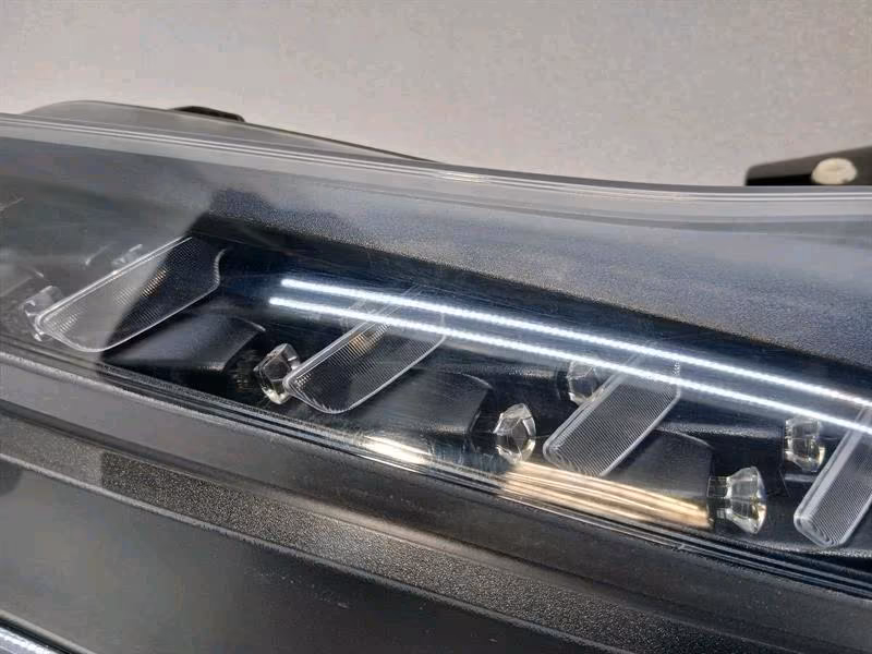 FERRARI 488 F142M Right Headlight - Image 9