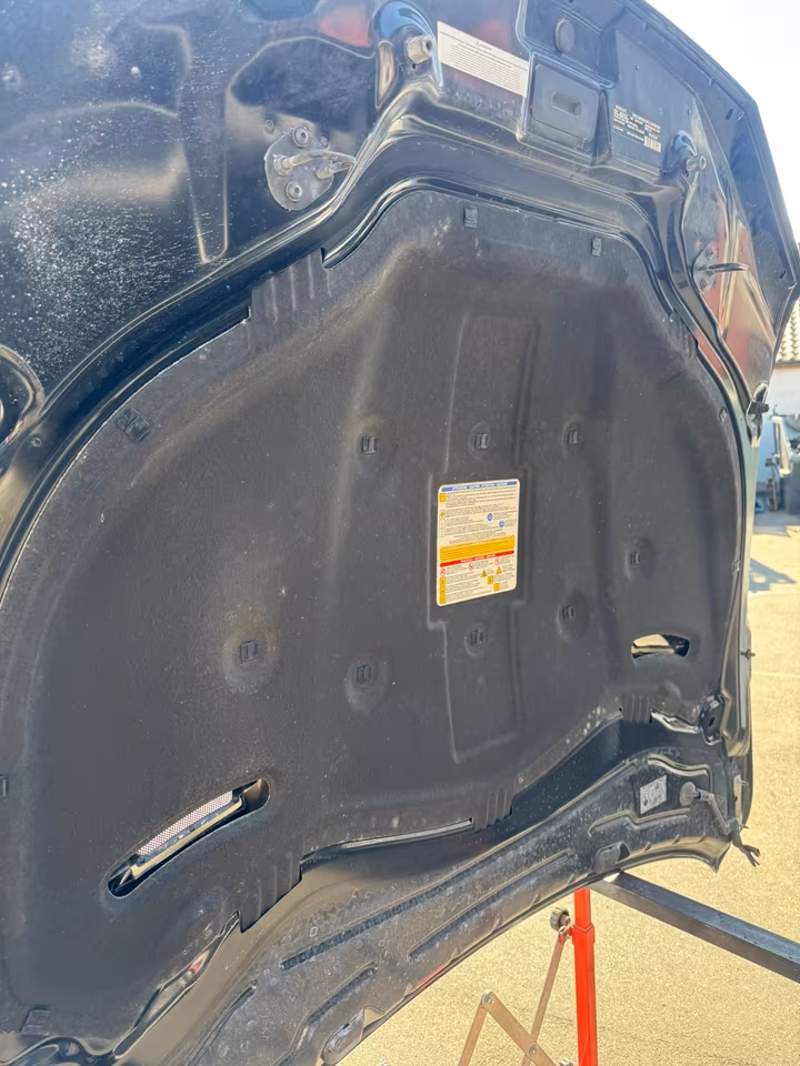 Maserati Levante Trofeo M161 OEM Black Hood 287 - Image 2