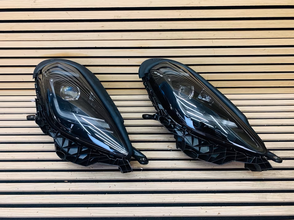 Maserati Granturismo Headlight Right 06701588610 - Image 11