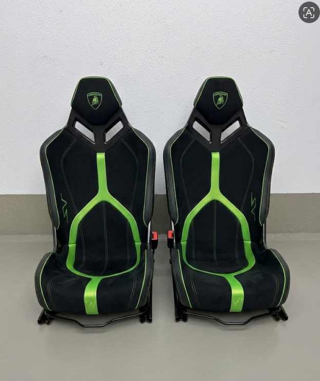 Lamborghini Aventador SV Carbon bucket seats
