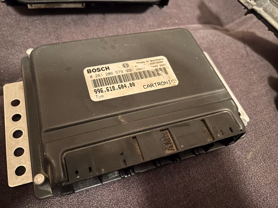Porsche 911 996 986 ECU Immobilizer Control Unit 996.618.604.00