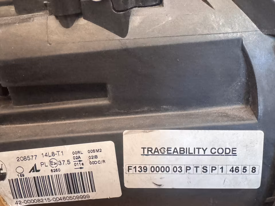 Genuine Maserati Quattroporte Headlight Set EU - Image 3