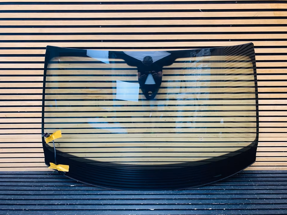 Bentley Flying Spur Windscreen 3SE845099AF - Image 8