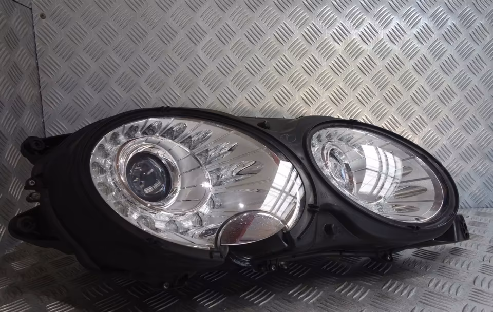 Bentley Flying Spur Headlight Right