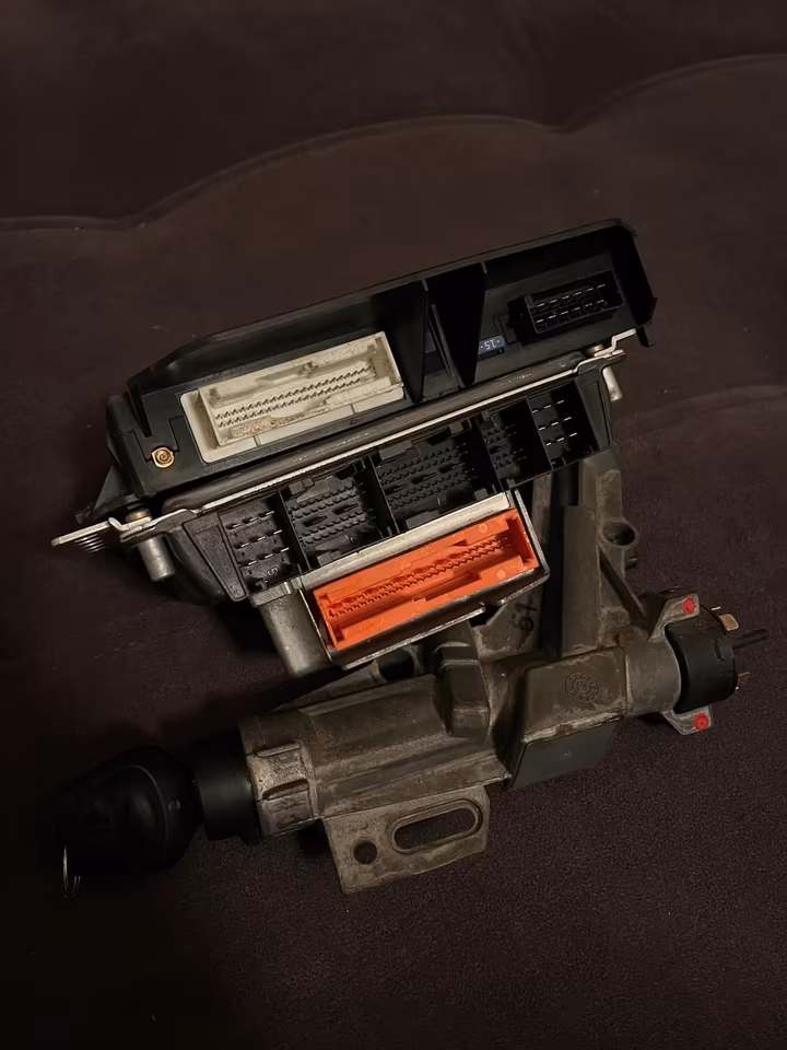 Porsche 911 996 986 ECU Immobilizer Control Unit 996.618.604.00 - Image 4