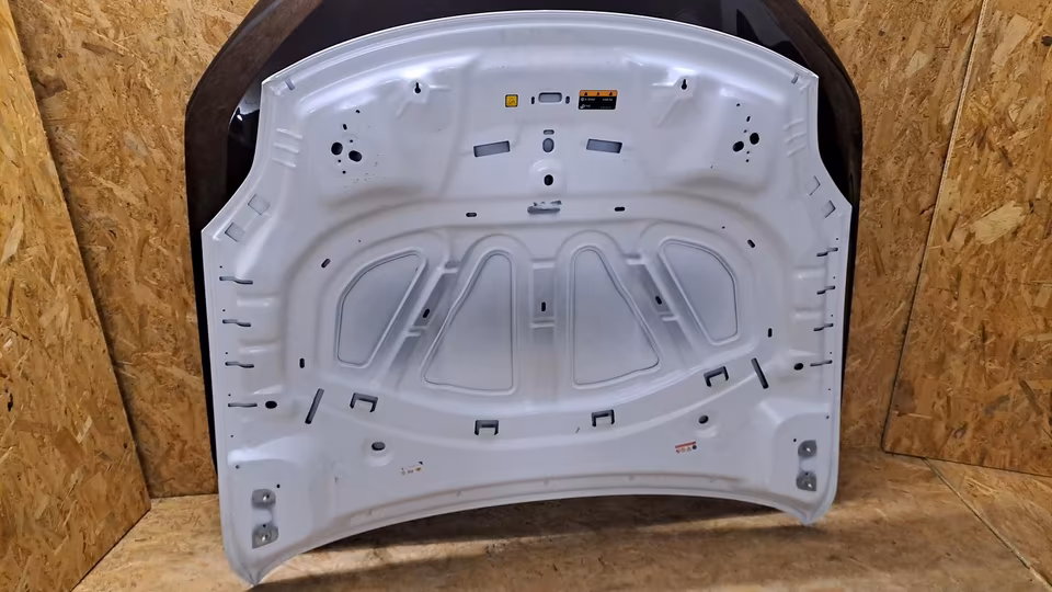 Maserati Grecale hood engine cover - Image 2