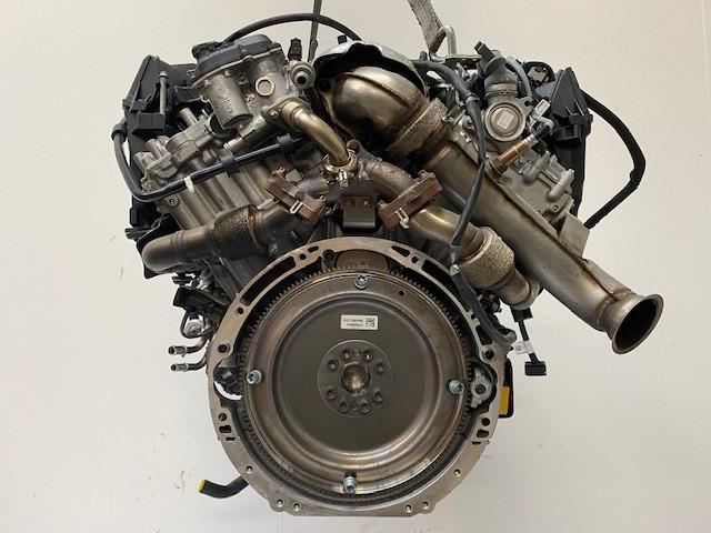 Mercedes G350d engine - Image 2