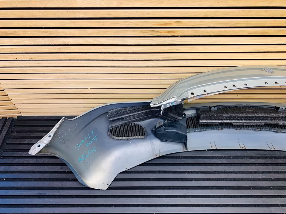 Maserati Quattroporte Front Bumper 67069000 - Image 2