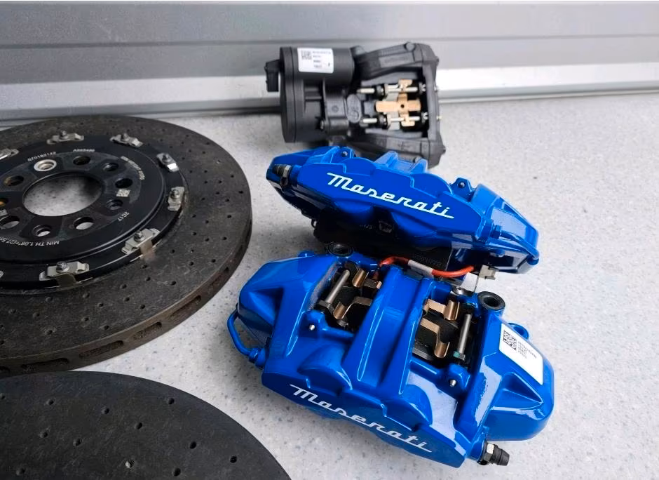 MASERATI MC20 Ceramic Brake System Set NEW - Image 2