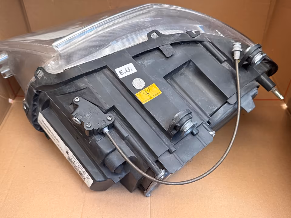 Genuine Maserati Quattroporte Headlight Set EU - Image 7