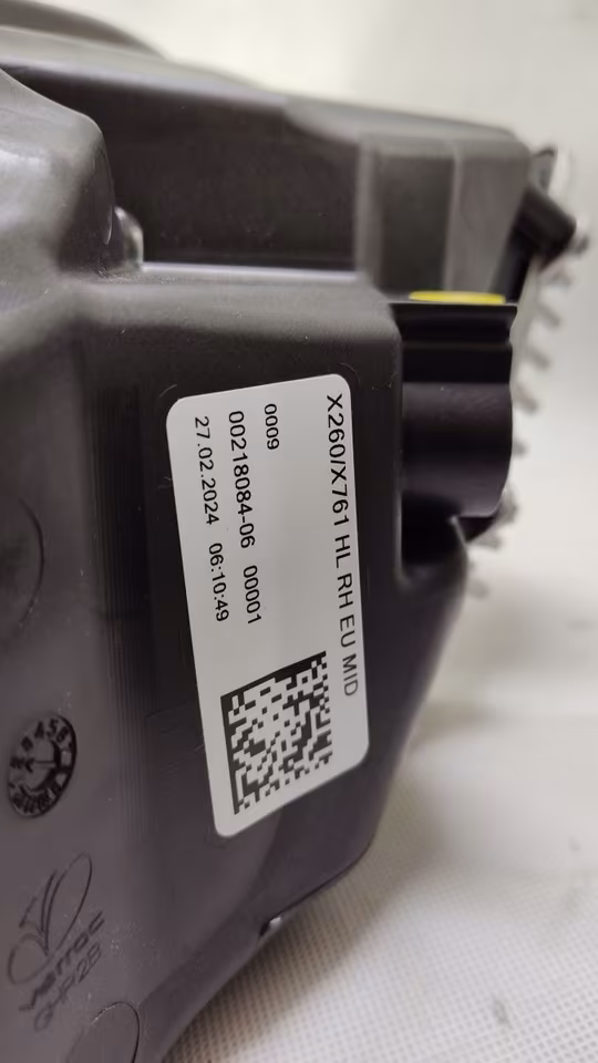 GX6313W030EJ GX6313W029EJ JAGUAR XF X260 bi xenon headlights - Image 3